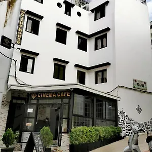 Cine House Casa de hóspedes